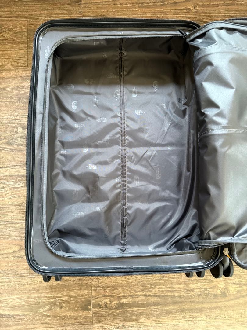 日本未発売　新品未使用　ザノースフェイス　キャリーケース　２４インチ　イエロー