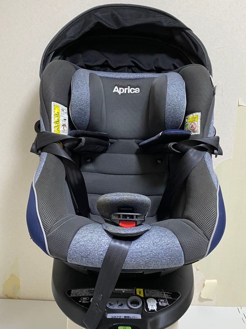 アップリカ　クルリラプロテクト回転式チャイルドシート ネイビー