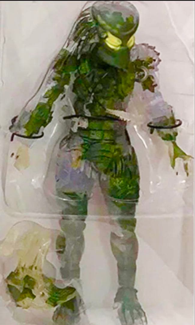 プレデターのフィギュア 透明バージョン