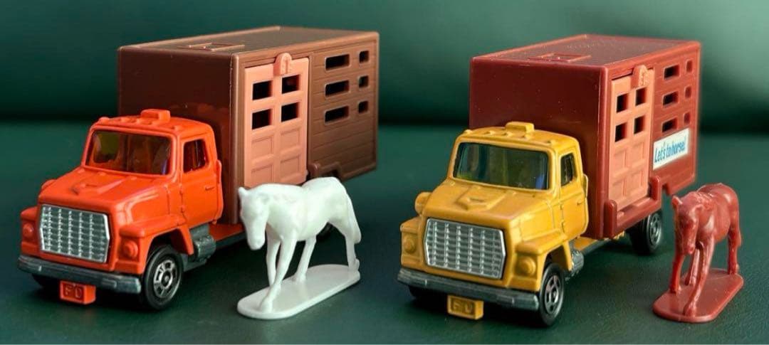 トミカ フォード キャトルトラック 2台セット