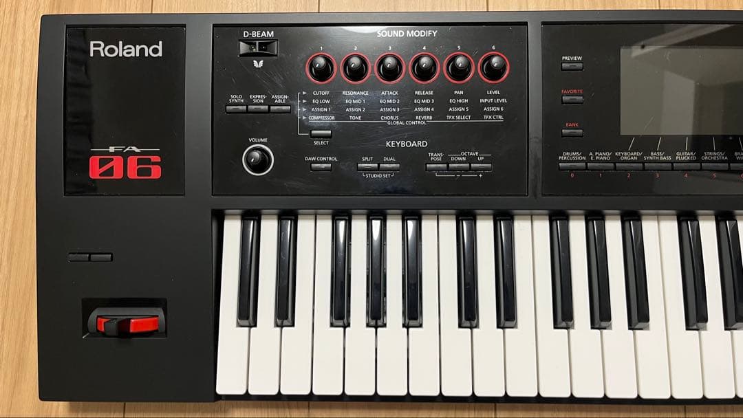 【完品】セール中！Roland FA-06 シンセサイザー 61鍵 【おまけ有】