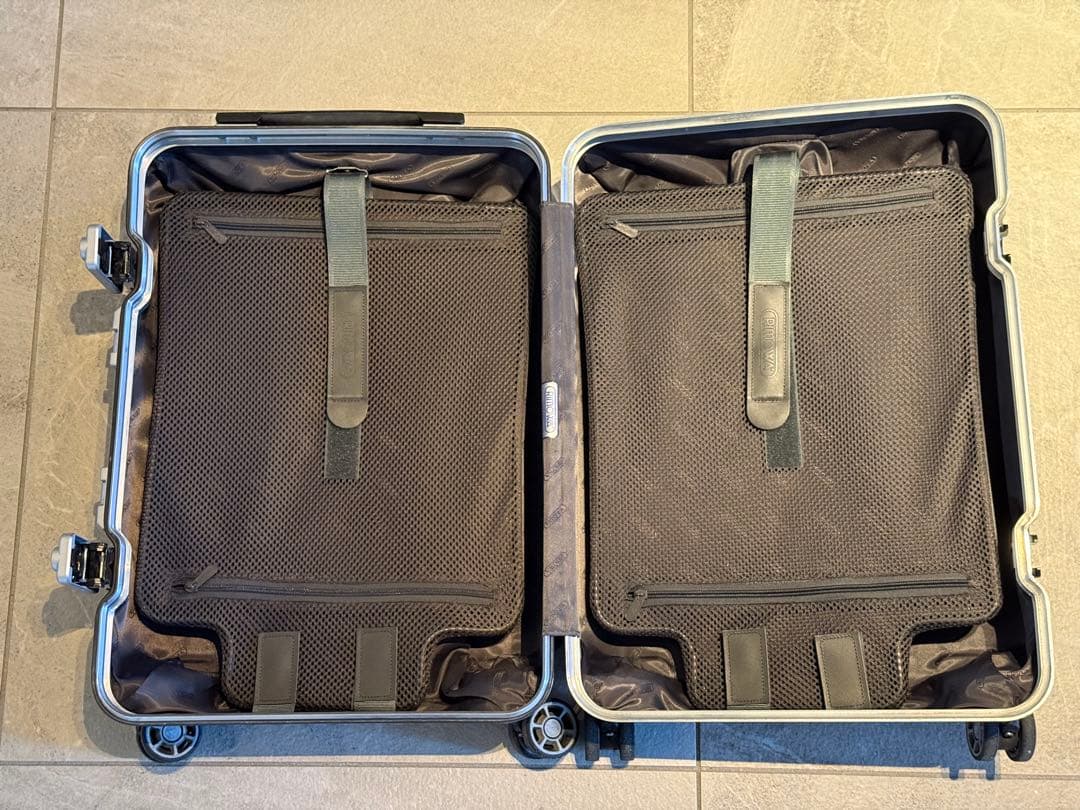 リモワ　リンボ　881.52.21.4　32リットル　4輪 スーツケース