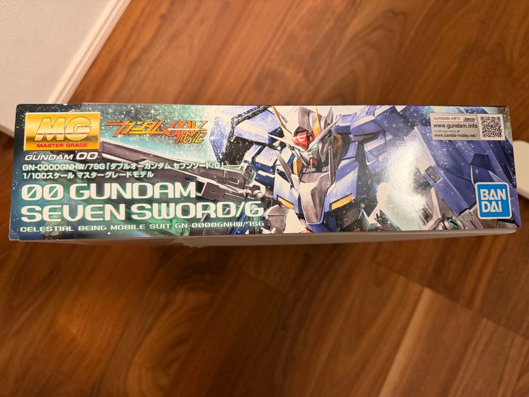 ロボット MG GUNDAM 00 SEVEN SWORD/G 1/100