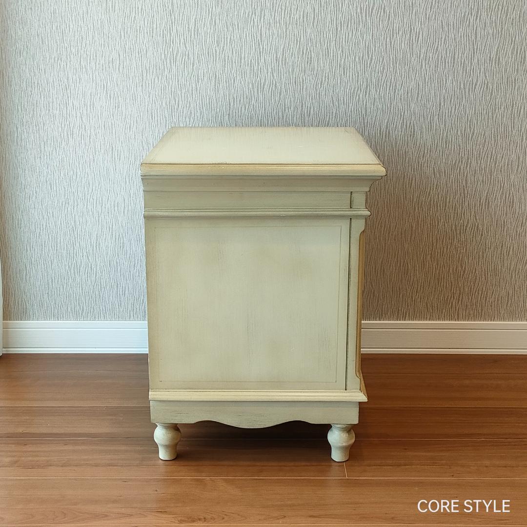 アンティーク　ビンテージナイトテーブル ロココ調　A33