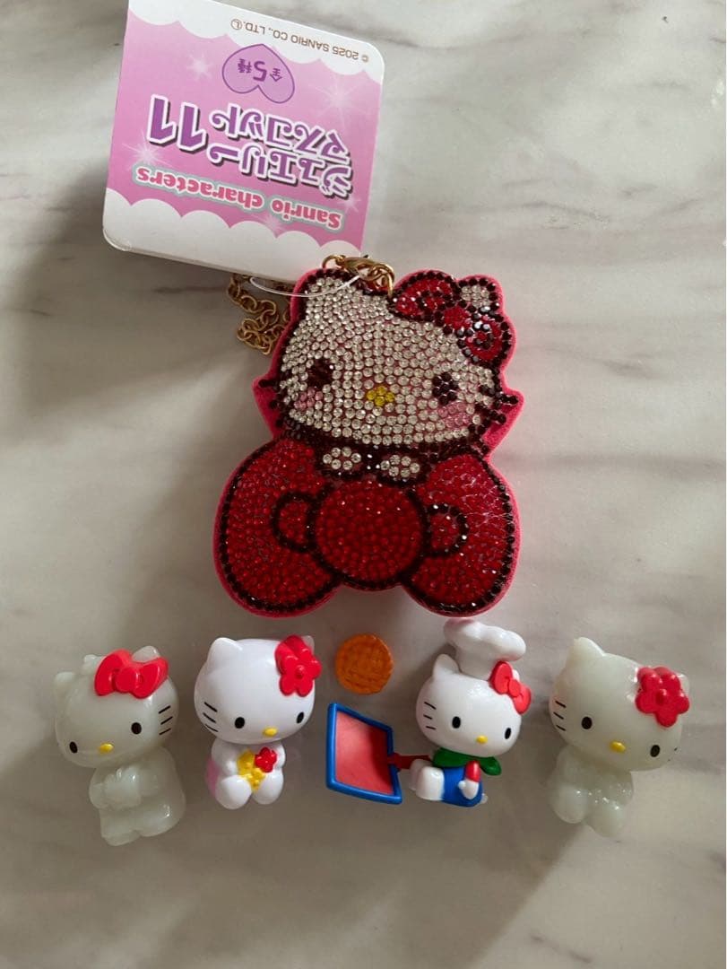 ハローキティ ぬいぐるみ　フィギュア　キーホルダー　ポーチ