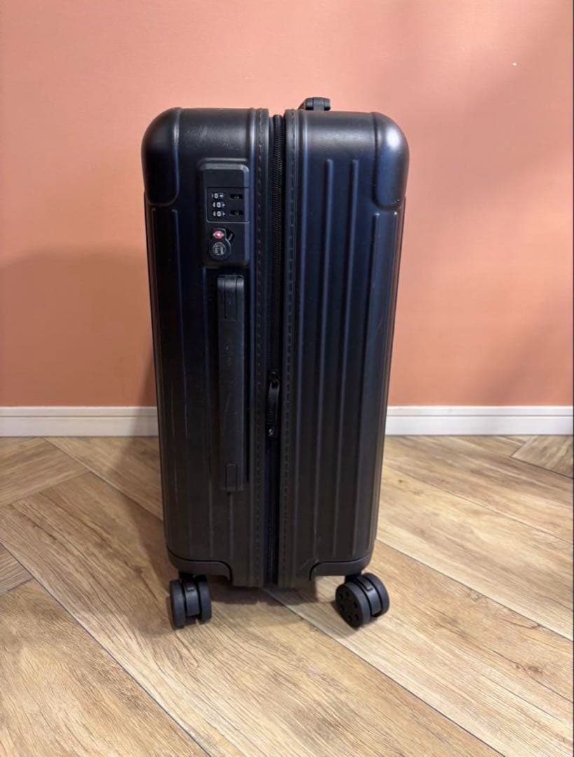 【キムキムさま専用】リモワ エッセンシャルキャビン マットブラック 36L