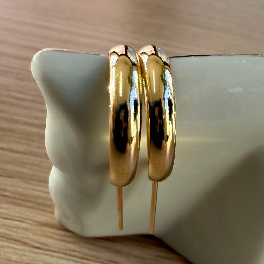 K10ゴールドルーフピアス