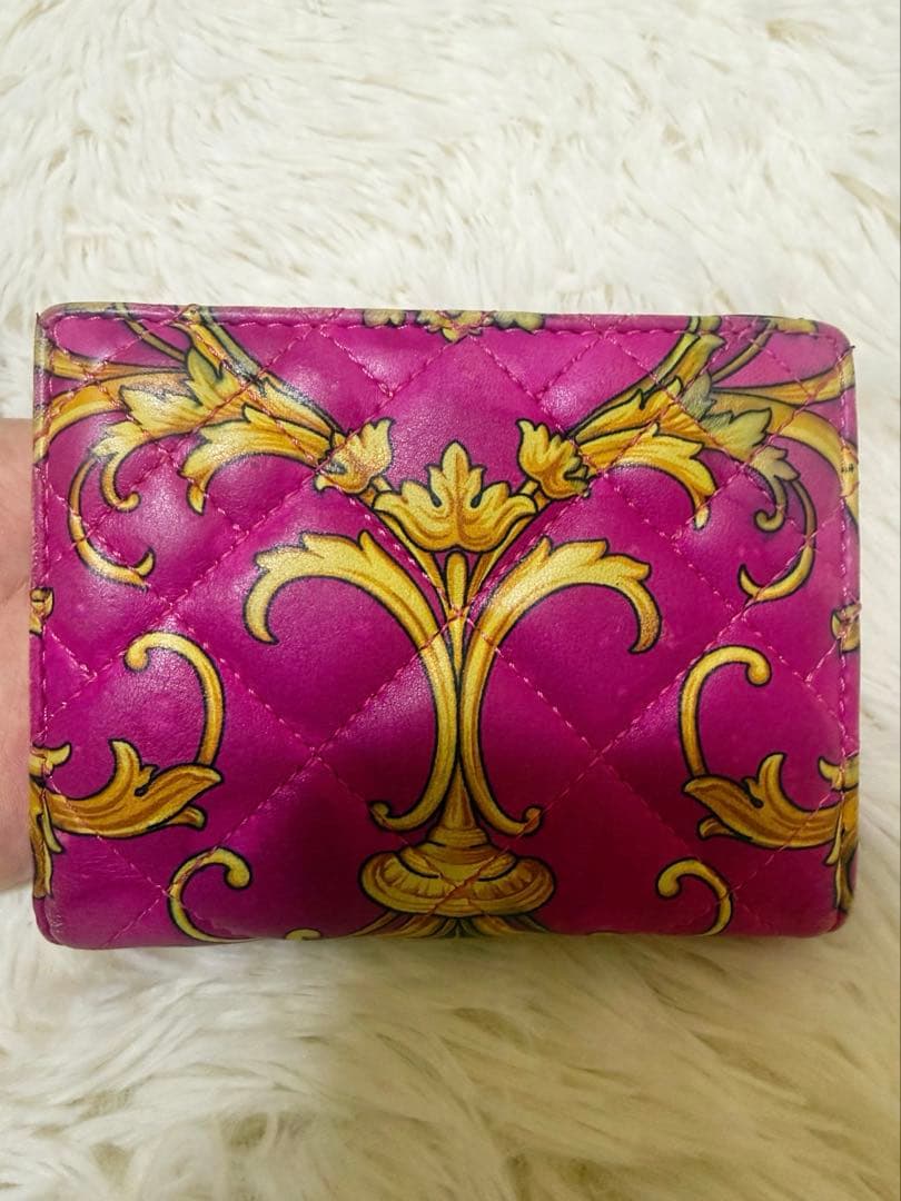 激レア★ VERSACE 二つ折り財布 ピンク　キルティングピンク　メドュ