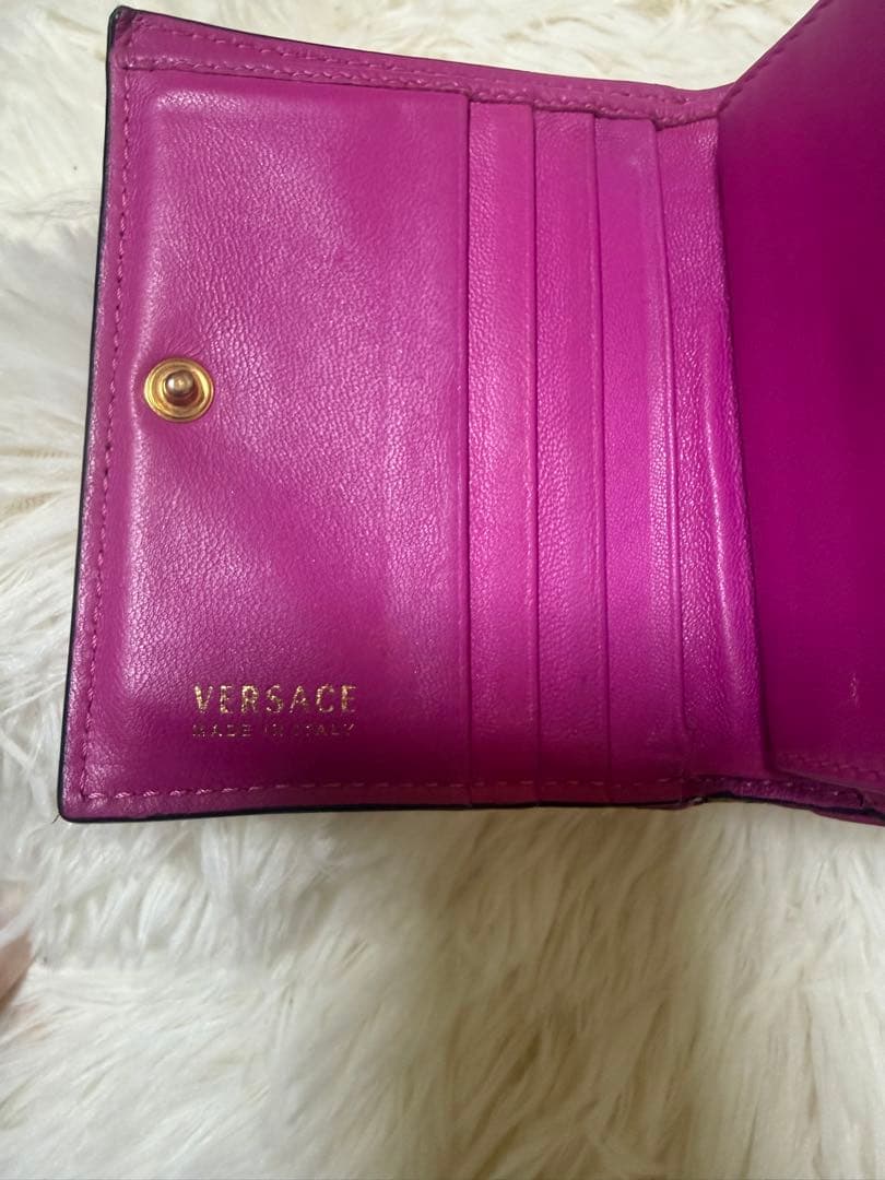 激レア★ VERSACE 二つ折り財布 ピンク　キルティングピンク　メドュ
