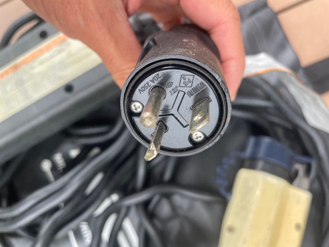 Mitsubishi MIEV 専用充電器 200V