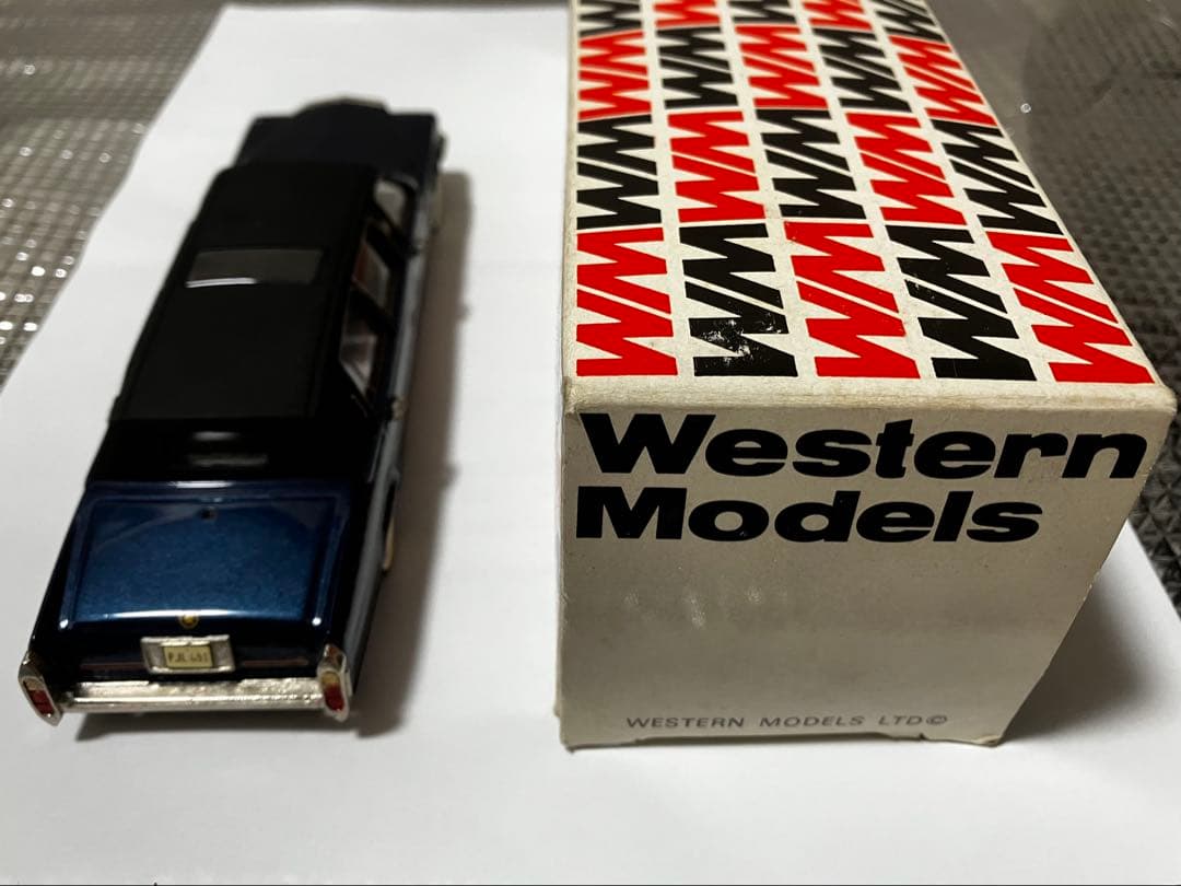 【希少品】キャデラック リムジン モデルカー 1/43スケール