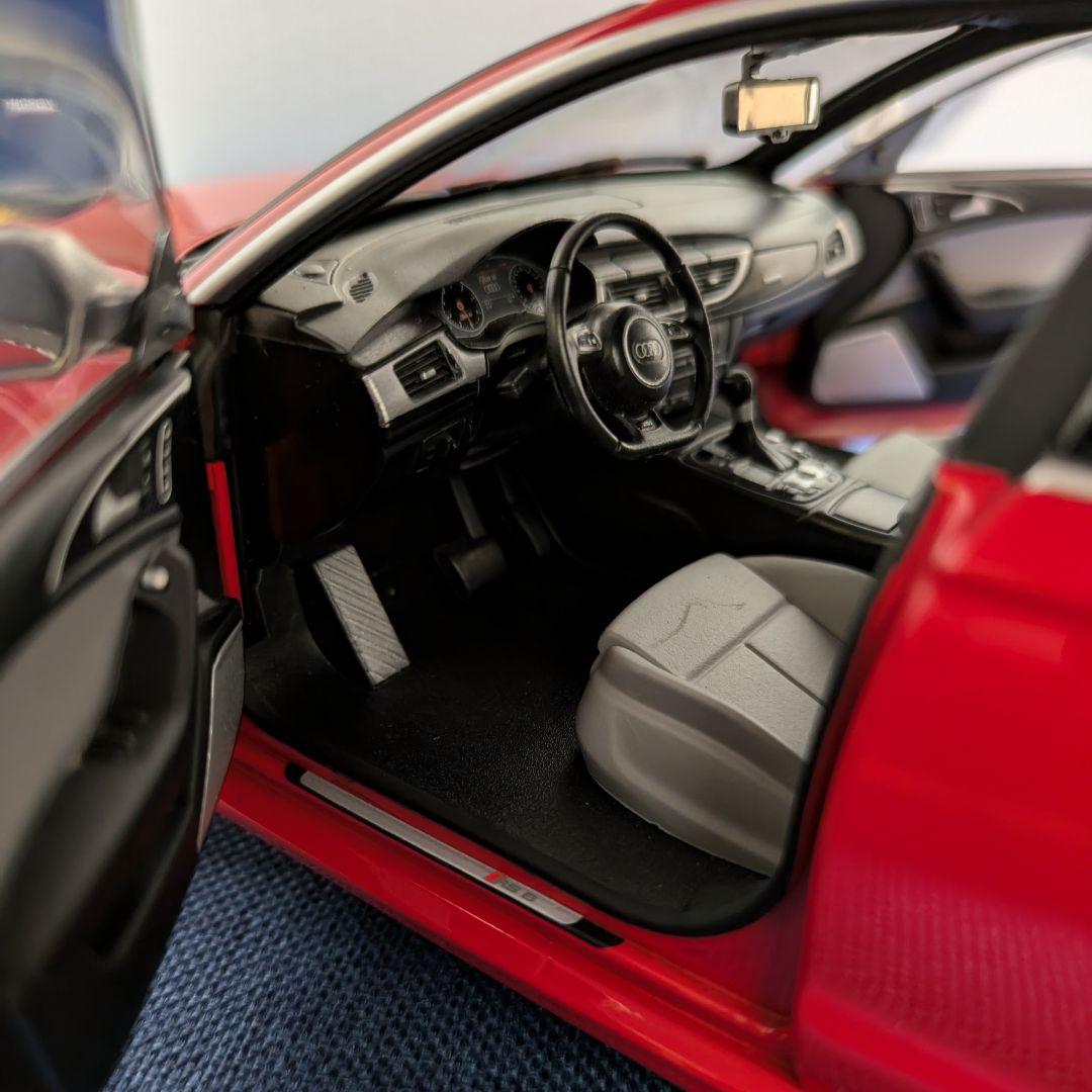 アウディ RS6 Avant　C7 ミニカー 1/18　ミニチャンプス　audi