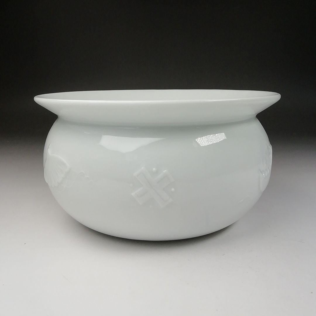 Ｔ６６８　建水　『白磁　宝尽くし』『大日本　三川内　平戸窯　悦山 造』　共箱