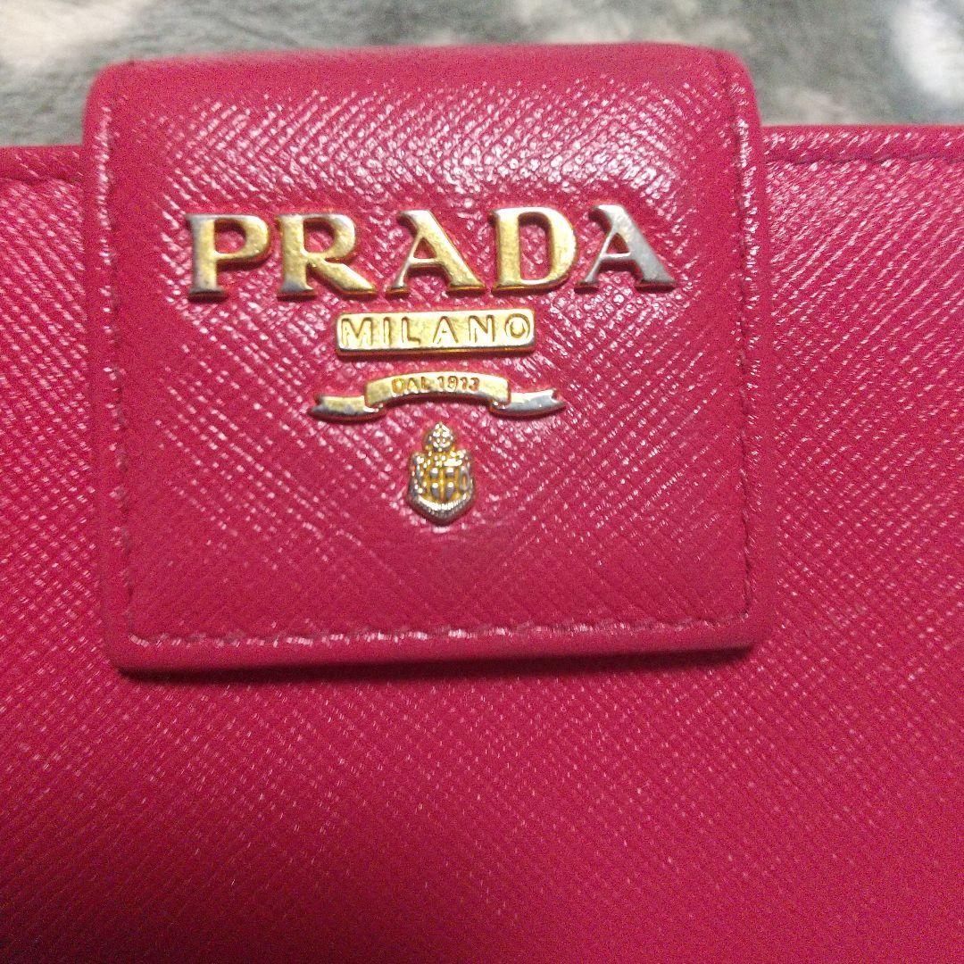 PRADA サフィアーノメタルロゴ レッド系