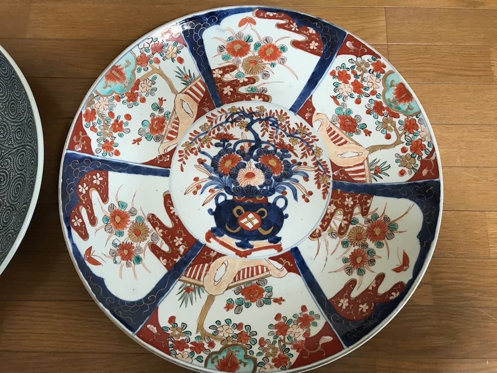 【骨董】 古伊万里 飾り皿 大皿（直径46cm） 2枚 大明成化年製 木箱付き