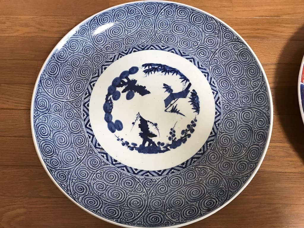 【骨董】 古伊万里 飾り皿 大皿（直径46cm） 2枚 大明成化年製 木箱付き