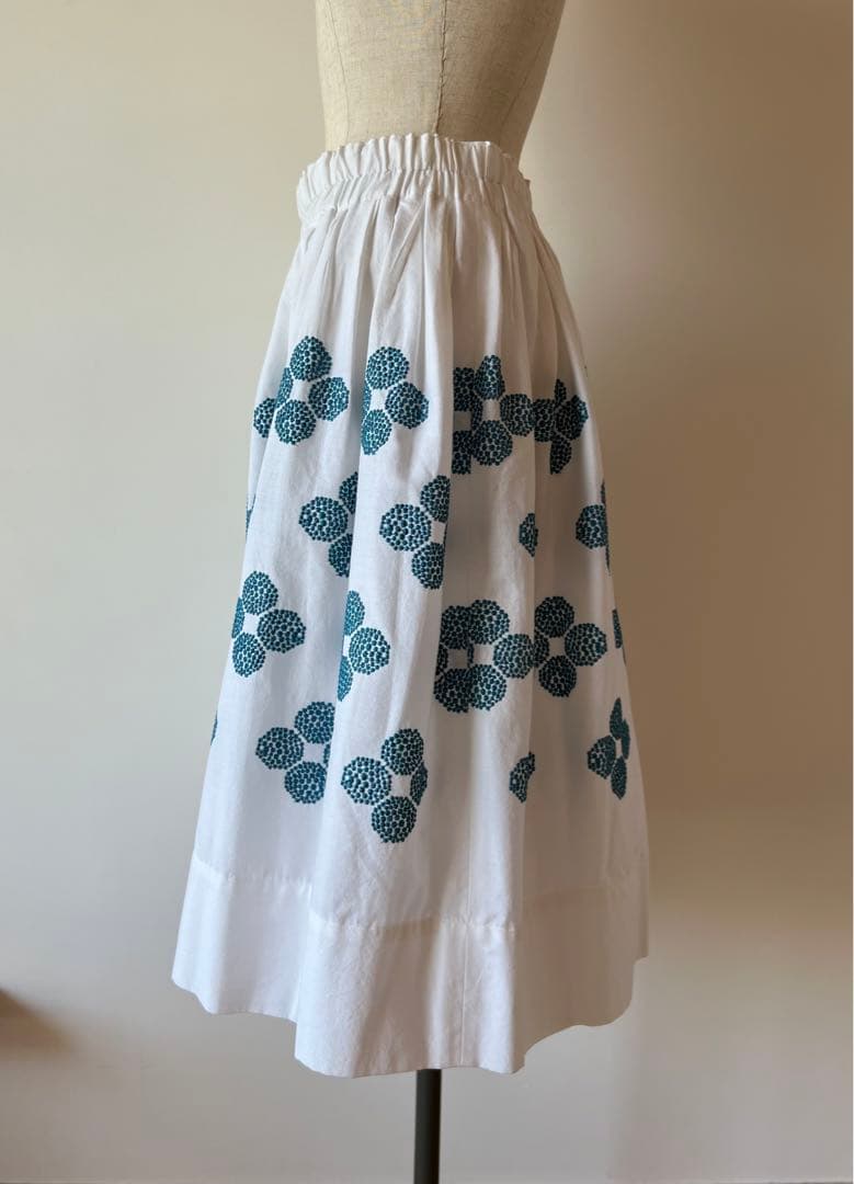【未使用品】ミナペルホネン\"hama beads\"ギャザー刺繍フレアスカート