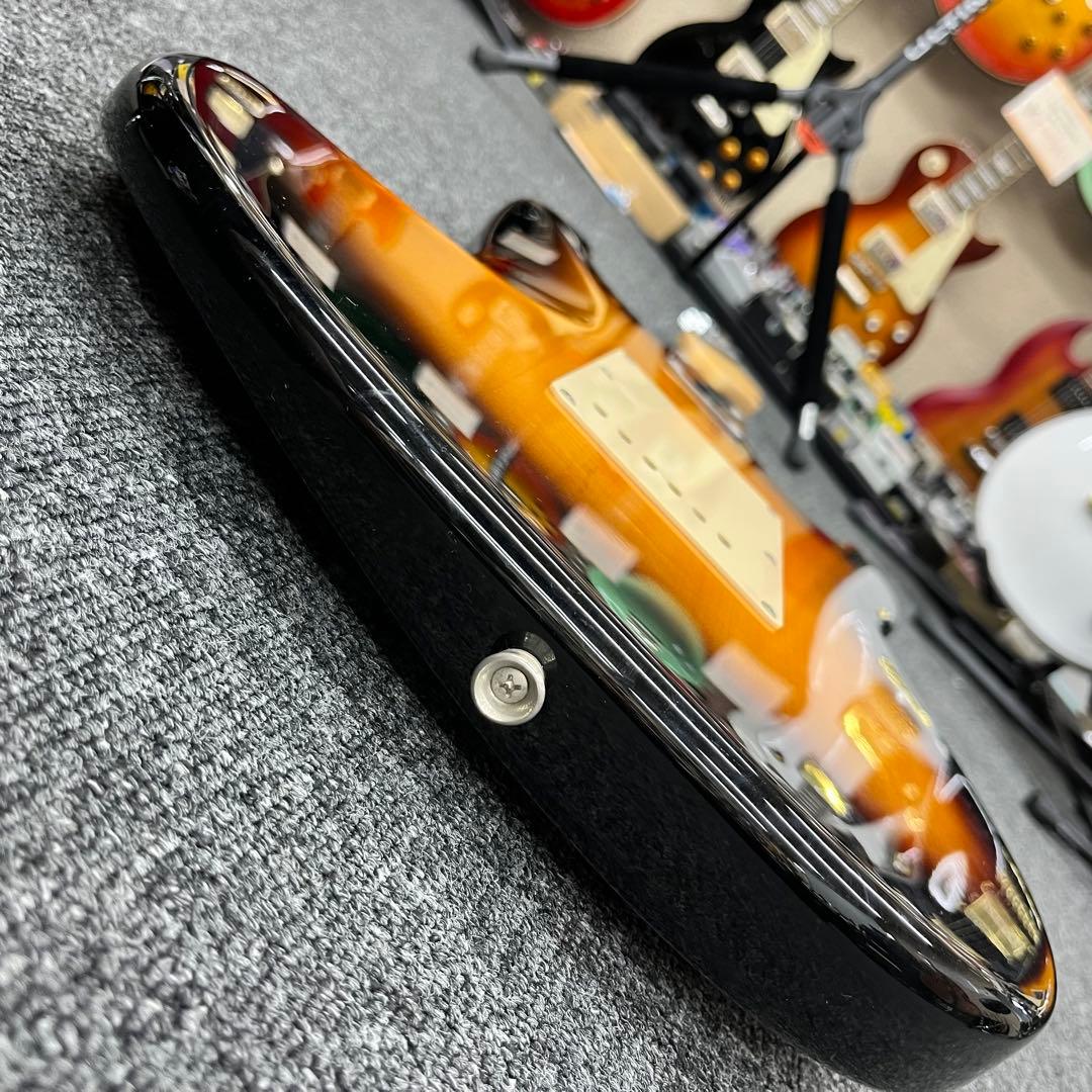 【10976】 左利き用 Squier Stratocaster サンバースト