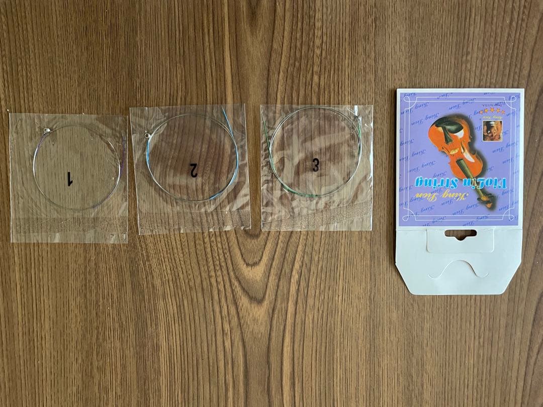 赤いバイオリン本体 ケース付き