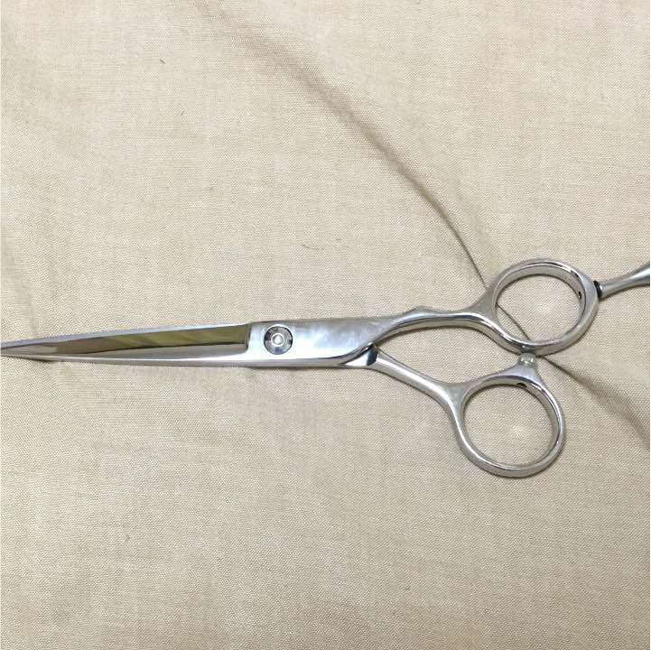 大特価で出します無印シザー 6インチシザー キレイです 美容師 理容師向けです