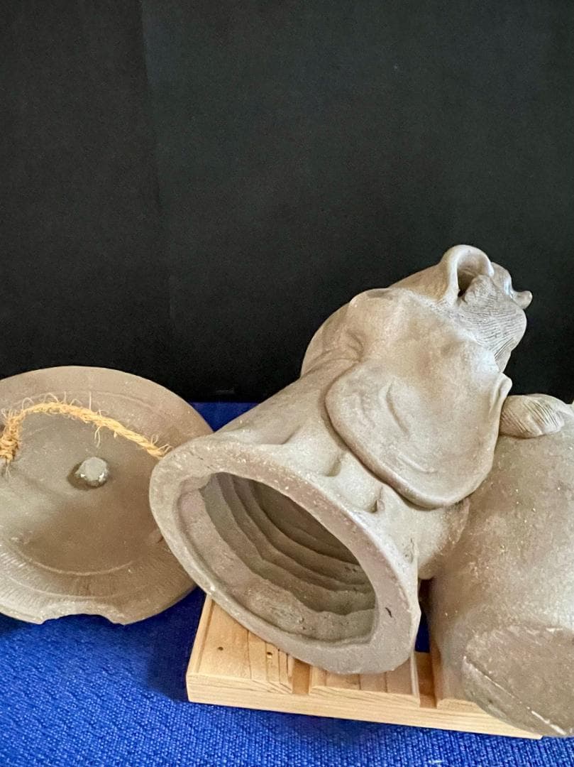 値下げ！【超レア・二六作】狸の酒瓶持ち陶器置物 在落款有 時代物 現品中古