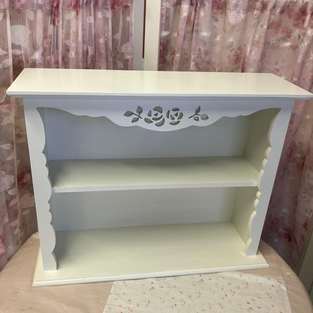 【在庫処分セール　限定１台】薔薇のカッティングのワイド型シェルフ