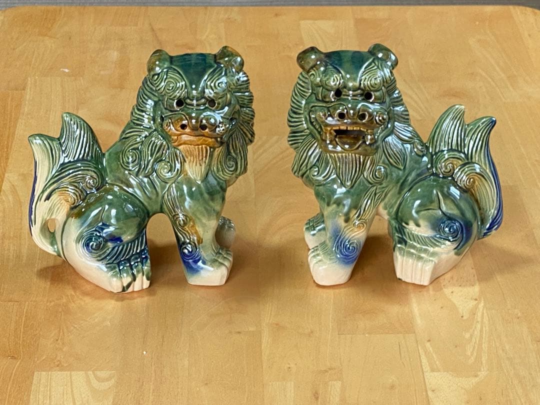 【希少】陶器製 碧青シーサー2体（1体タテ22cmヨコ22cm奥行14cm）