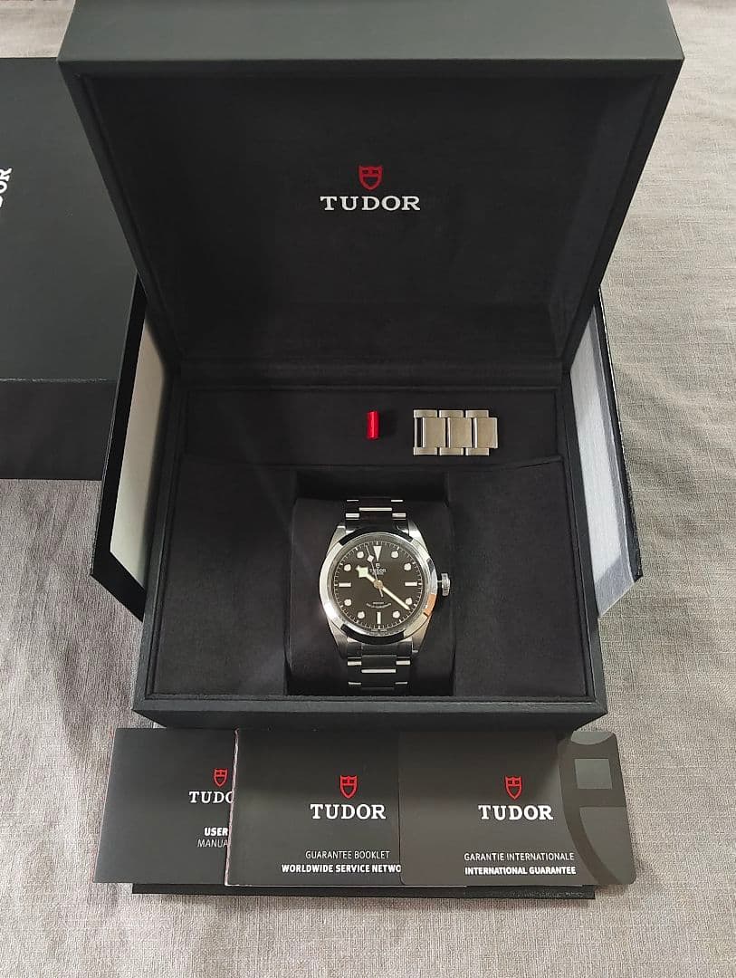 チューダー ブラック ベイ 41 ウォッチ M79540