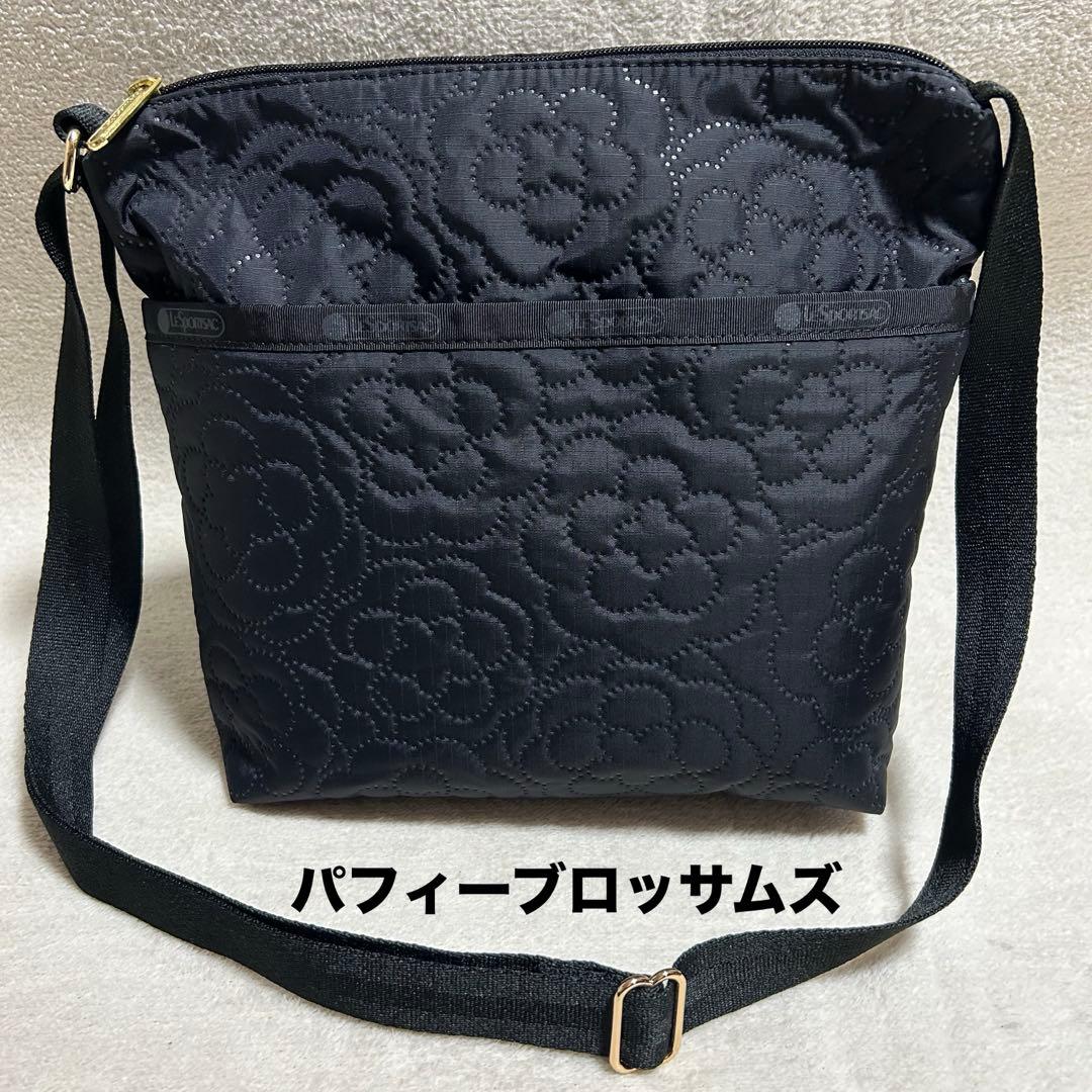 未使用級‼️【LeSportsac】パフィーブロッサムズ　黒　ショルダーバッグ