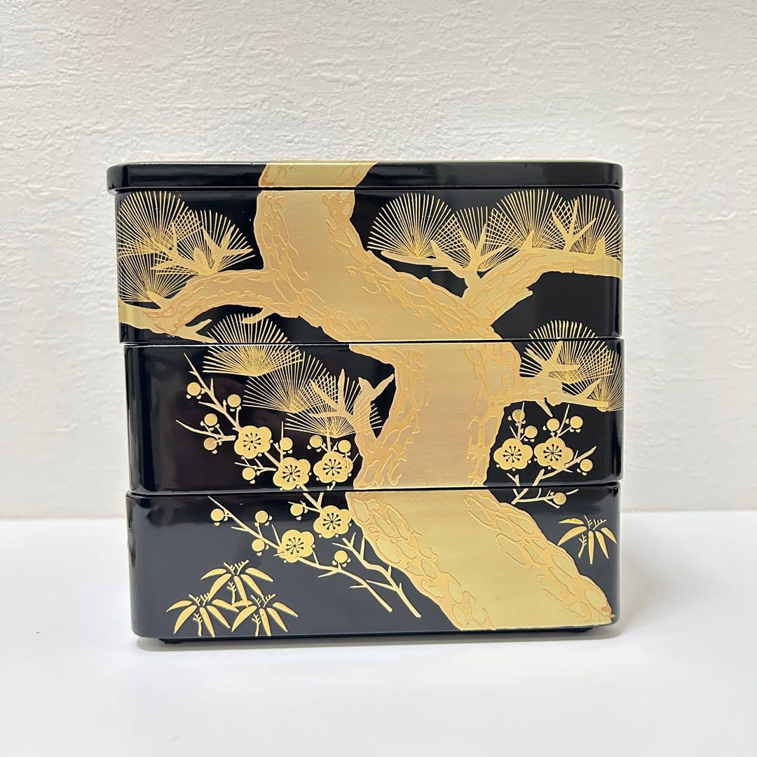 漆器 三段重箱 金色の松の装飾
