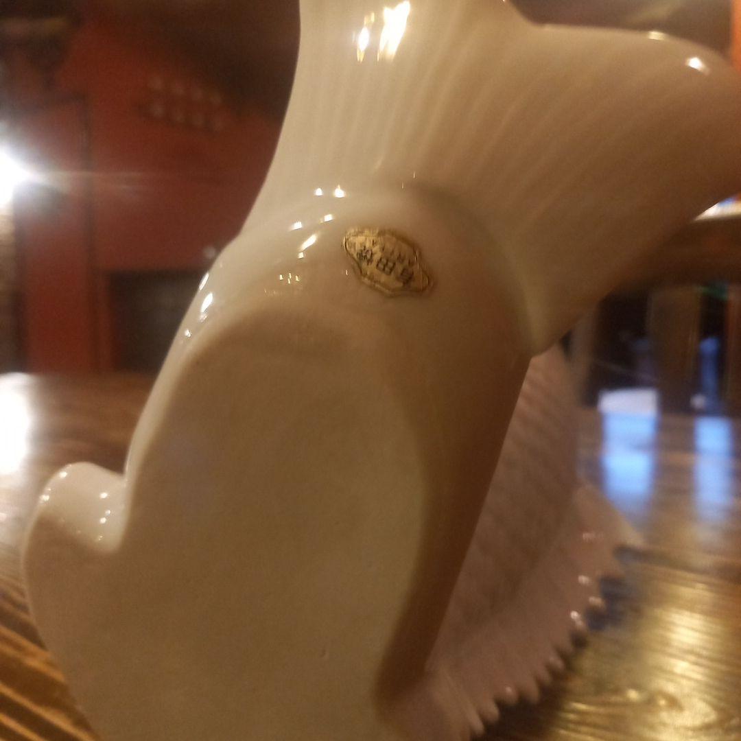 白磁 鯉の形状 陶器 花瓶.高さ35センチ！迫力あります！