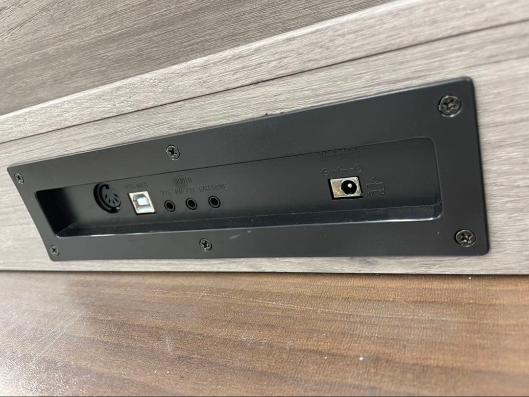 電子ピアノ88鍵盤 給電タイプ　木目調ボディ　グレー　訳あり