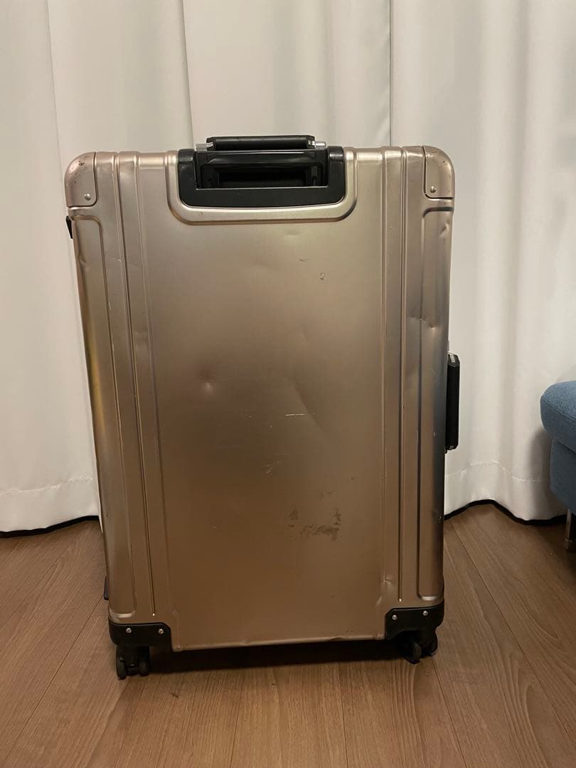 【限定】ZERO HALLIBURTON Geo アルミニウム 83Lブロンズ