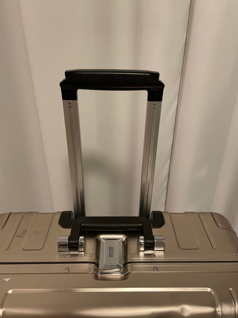 【限定】ZERO HALLIBURTON Geo アルミニウム 83Lブロンズ