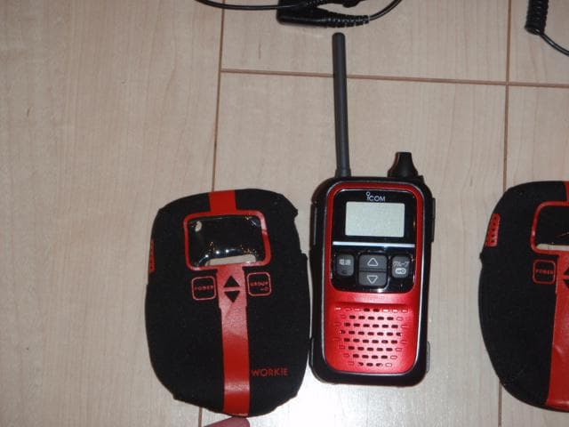 美品☆ICOM IC-4110 トランシーバーマイク&イヤホン付 3色セット
