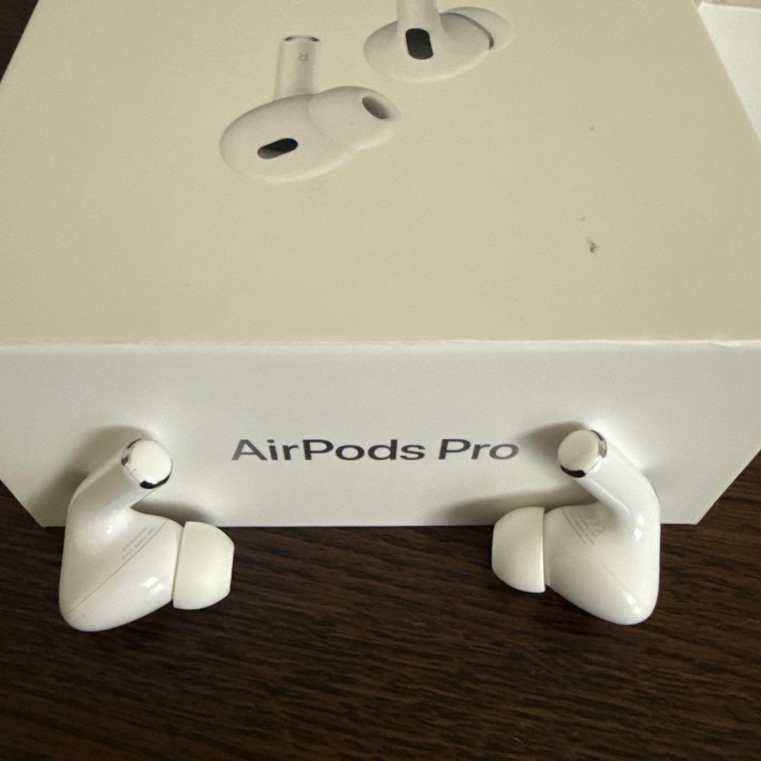 Apple AirPods Pro 2 本体 + 充電ケース・ケーブル付き