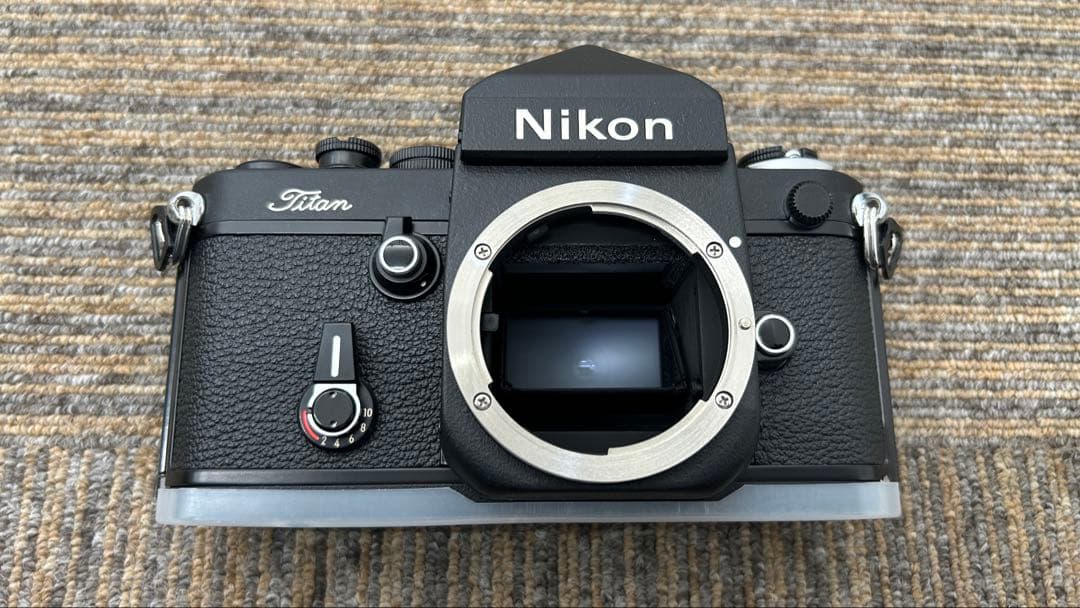 【未使用品】Nikon F2 フィルムカメラ ネーム刻印なし 外箱付 一眼レフ