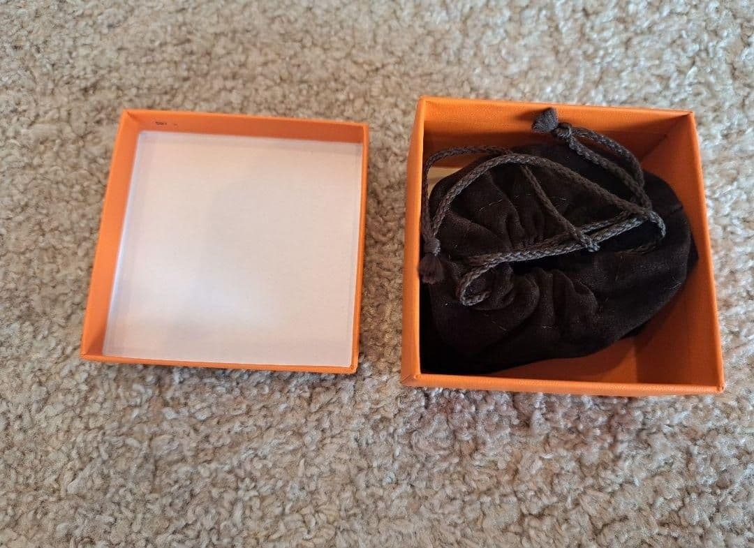 【新品未使用】エルメス グローブホルダー 手袋ホルダー リヴァル エトゥープ