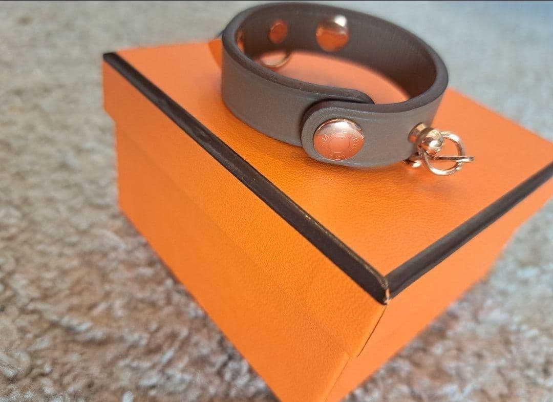 【新品未使用】エルメス グローブホルダー 手袋ホルダー リヴァル エトゥープ