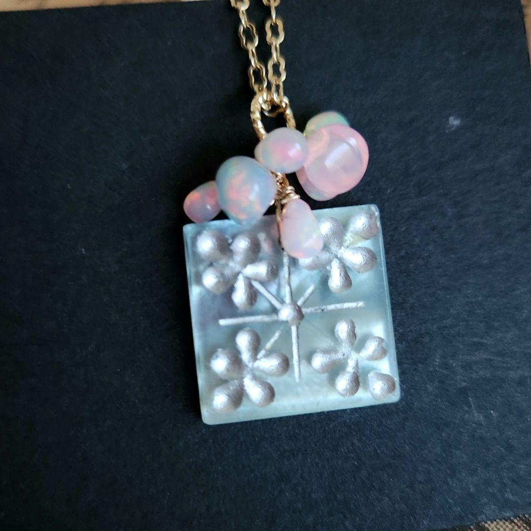 １４kgfWMOPクリスマスキルトゴールドペイントピアス