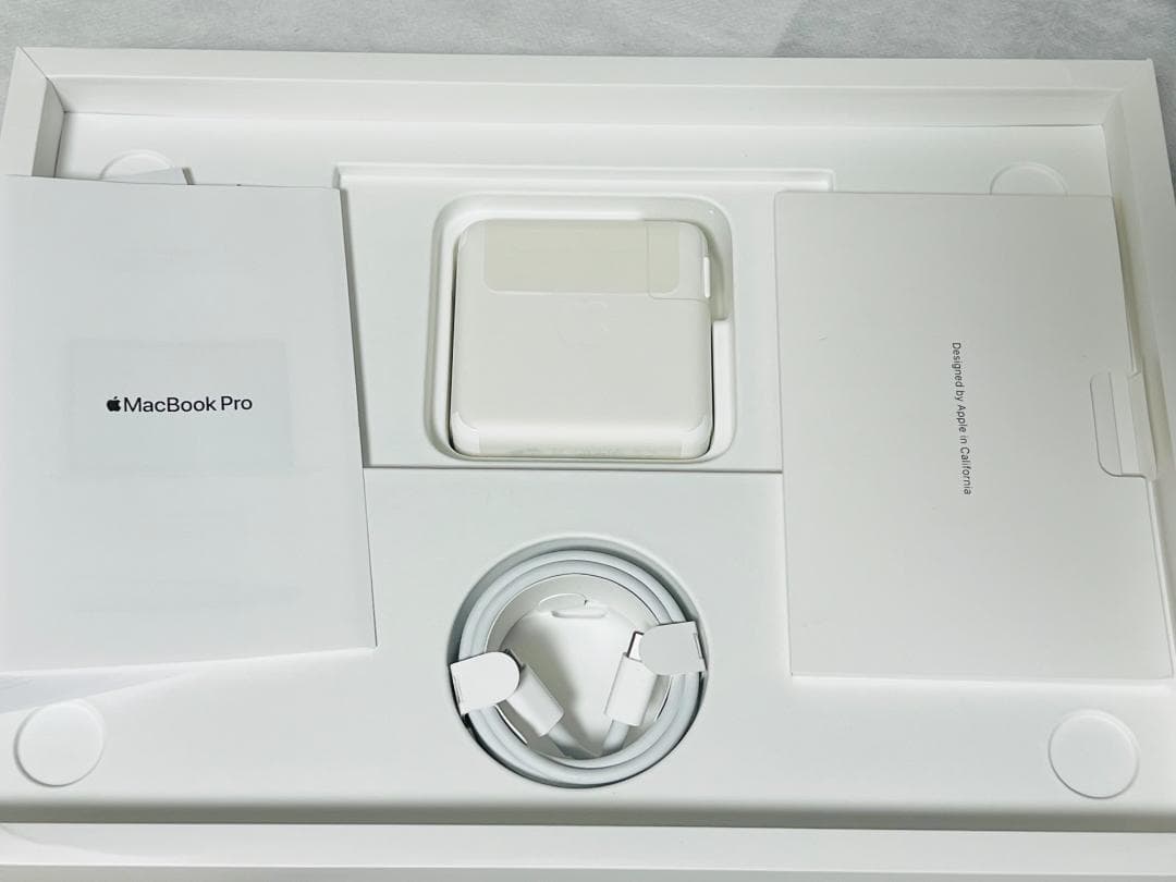 ★MacBook Pro 13 Late2020★M1 8コア/16GB/2TB