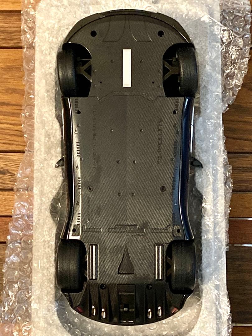 AUTOart 1/18 アストンマーチンONE-77 （ブラック）【中古品】