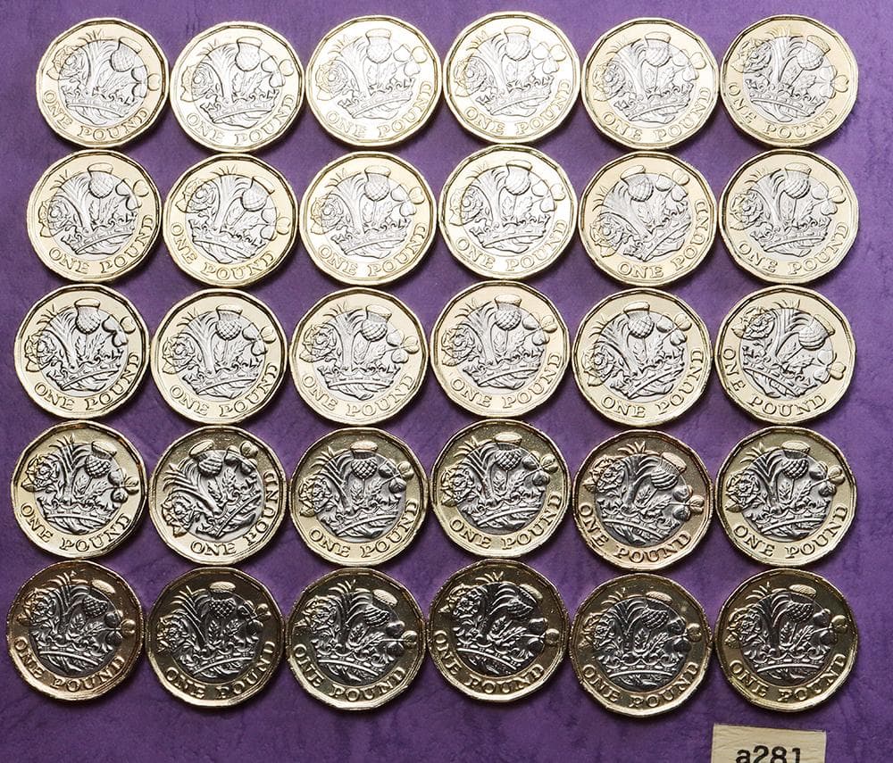 a281 イギリス　1ポンド　硬貨　　バイメタル　30枚まとめて　壮観！