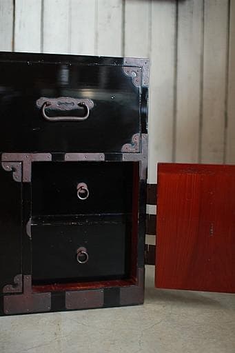 綺麗な丸金具庄内箪笥　扉付き　タンス　収納　古家具　古民家　時代家具