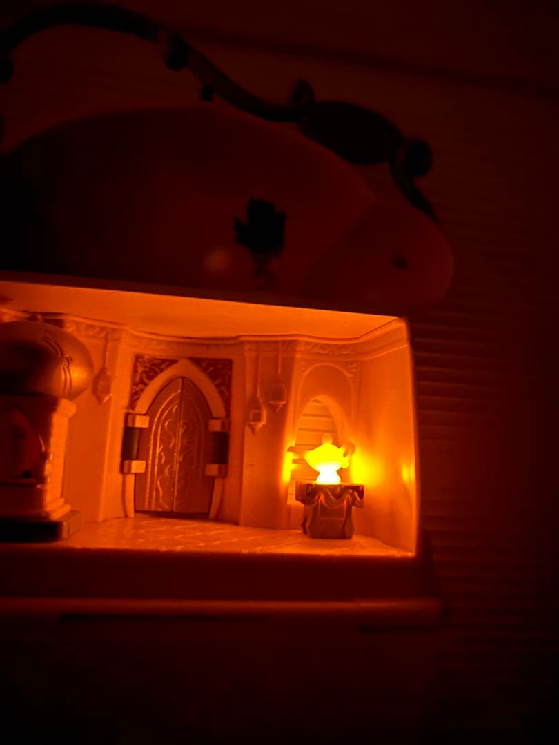 ディズニー、アニメータードール（ミニ）アナ雪、アラジンのフィギュアとお家セット