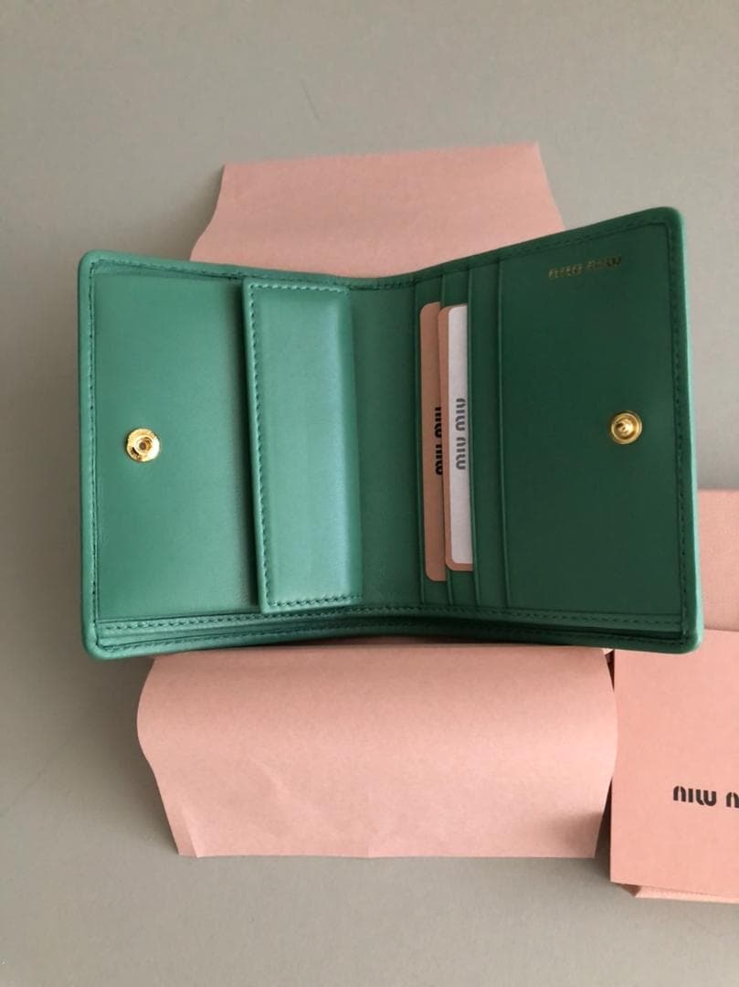MIUMIU♡マテラッセ折りたたみ財布(グリーン)♡ラスト1点！！！