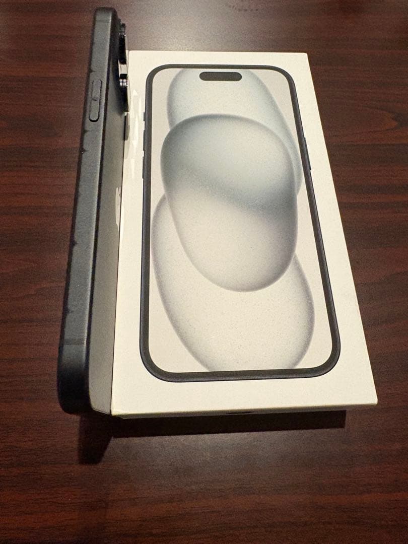 iPhone 15 SIMフリー 128GB ブラック 付属品あり