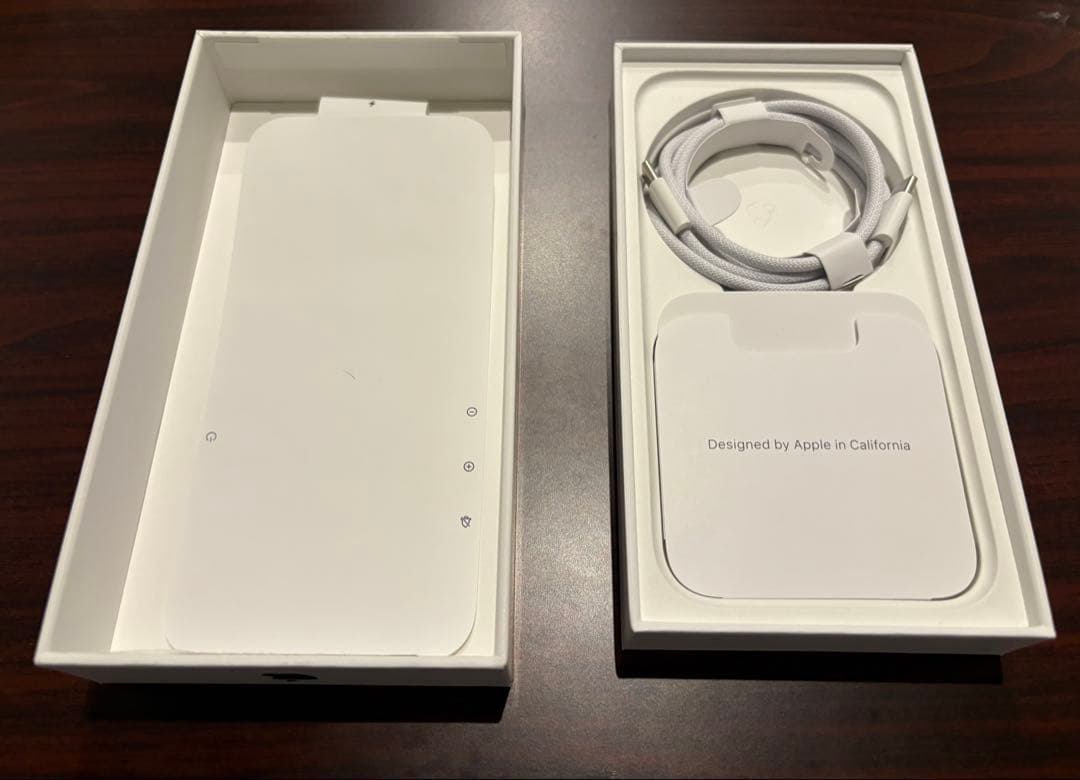 iPhone 15 SIMフリー 128GB ブラック 付属品あり