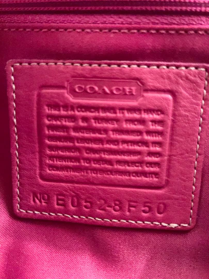 COACH バタフライ　蝶々　バッジ　チャーム　バッグ　ピンク