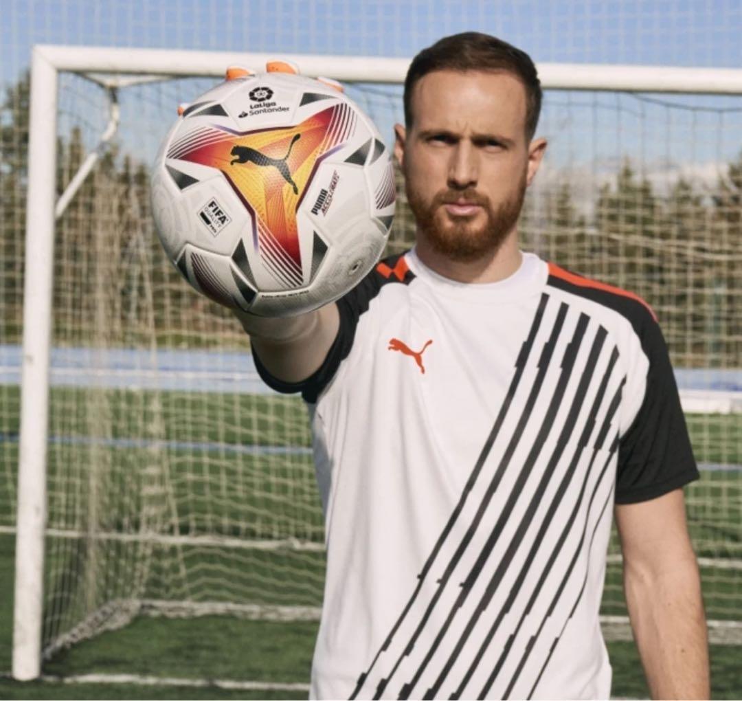 ラ・リーガ２１／２２シーズン公式試合球「ACCELERATE」